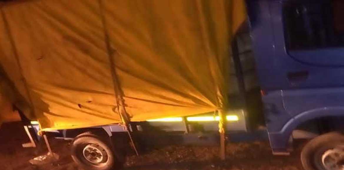 चुनाव के दौरान चल रही थी 800 जोड़ी जूते चप्पल बांटने की तैयार... - CG Sandesh