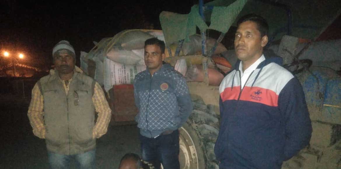 ओडिशा से धान परिवहन कर रहे ट्रेक्टर को पुलिस ने पकड़ा - CG Sandesh