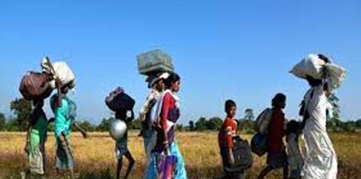 नहीं थम रहा पलायन का सिलसिला  - CG Sandesh