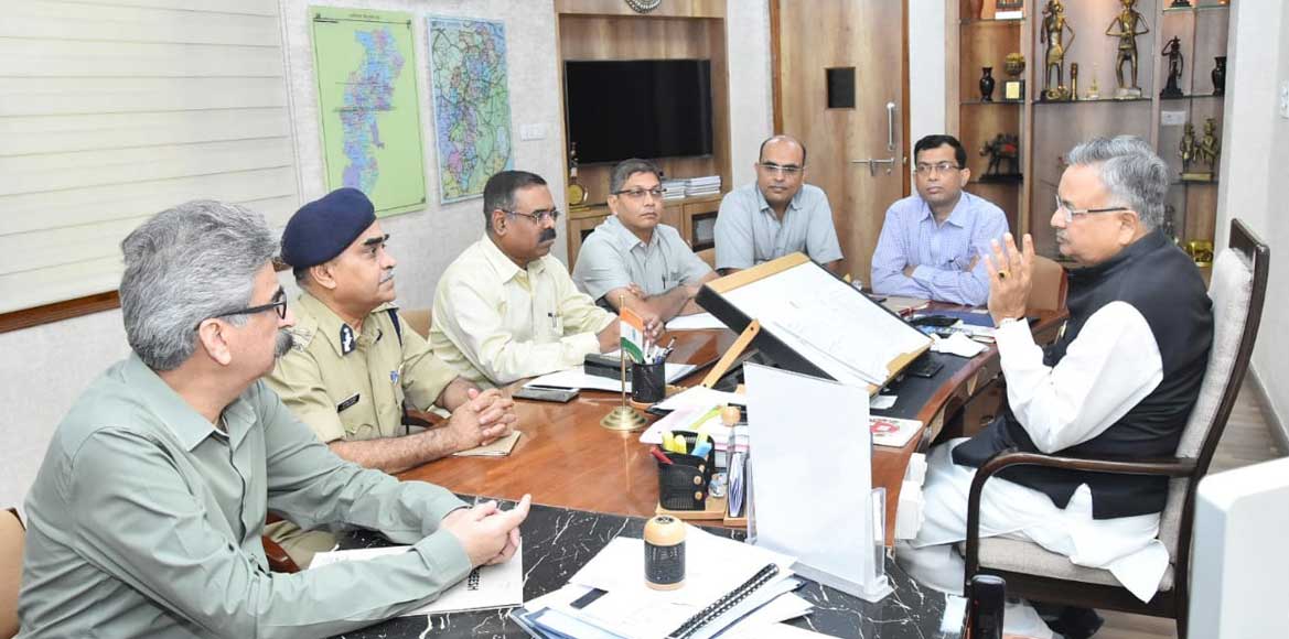 मुख्यमंत्री की अध्यक्षता में  नक्सल प्रभावित इलाकों की सुरक्... - CG Sandesh