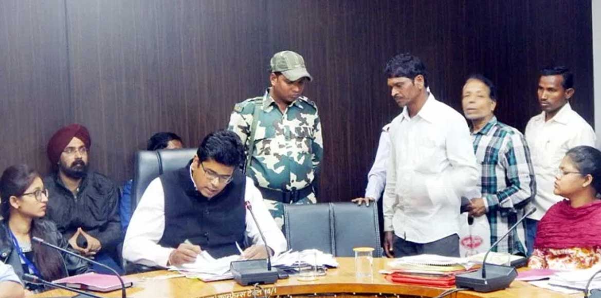 महासमुंद - एक दिन की शेडो कलेक्टर हरप्रीत कौर छाबड़ा ने देखी कामकाज