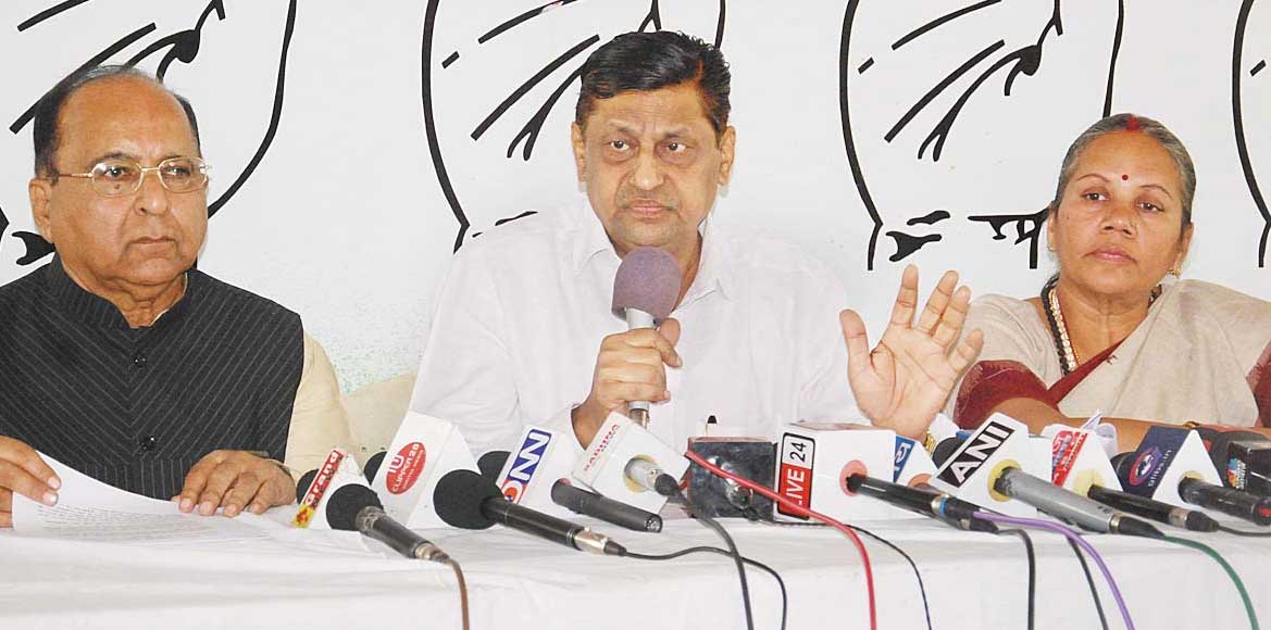 संसदीय सचिवों को लेकर अब छत्तीसगढ़ कांग्रेस कमेटी  ने खोला मोर्चा -  कार्रवाई नहीं करने के लगाये आरोप