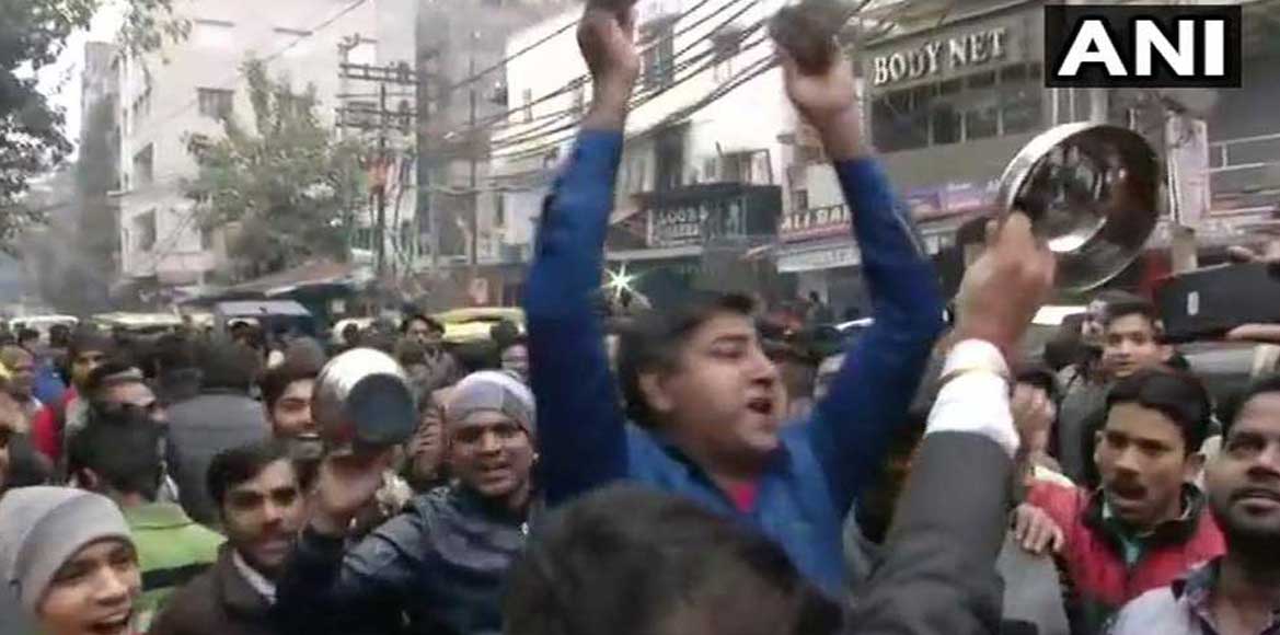 सीलिंग के विरोध में दिल्ली के सभी प्रमुख बाजारों में आज दुकाने बंद रही