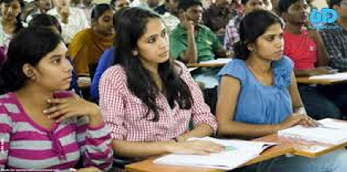 करोड़ों खर्च  के बावजूद एक भी छात्र का  मेडिकल या आईआईटी कॉले... - CG Sandesh