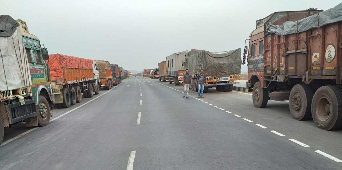 संबलपुर में वकीलों की हड़ताल के चलते सरायपाली तक हुआ चक्का जा... - CG Sandesh
