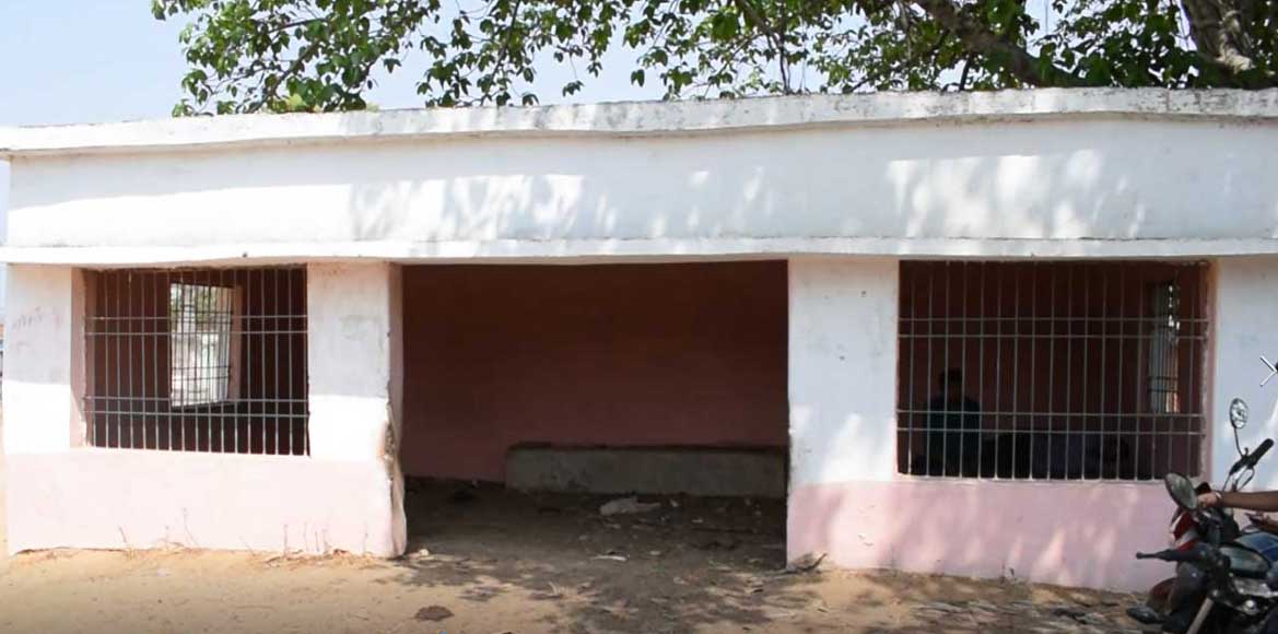 बसना - शोपीस बनकर रह गया यात्री प्रतीक्षालय, कही लगा रहता है... - CG Sandesh