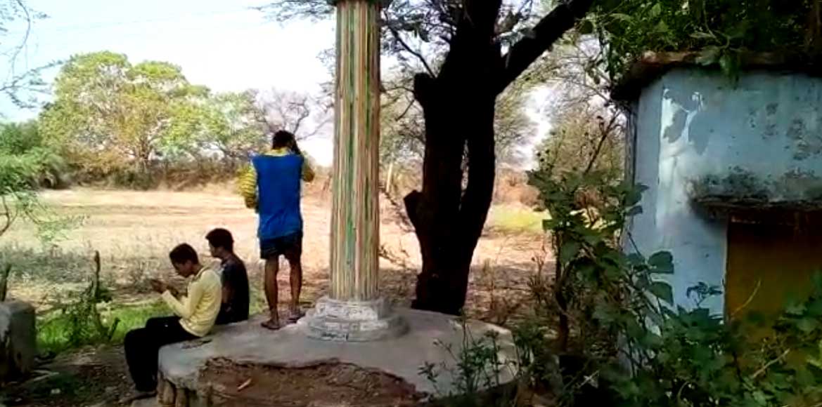 बसना - अटल चौक का हाल बेहाल - CG Sandesh
