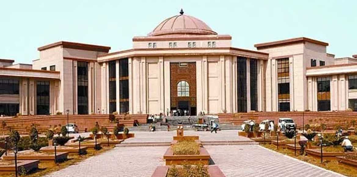 हाईकोर्ट ने सरकार से पूछा -किस नीति के तहत कंपनी से ले रही ह... - CG Sandesh