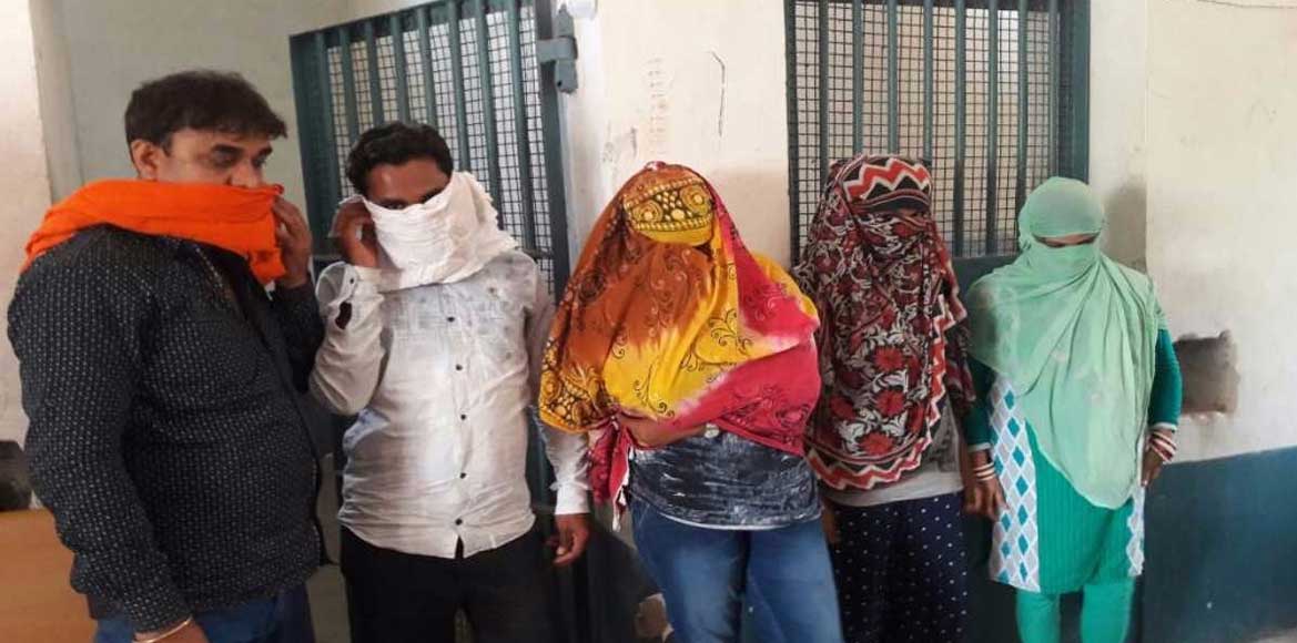 सेक्स रैकेट का पर्दाफाश, यूपी की महिला दलाल समेत 5 गिरफ्तार - CG Sandesh