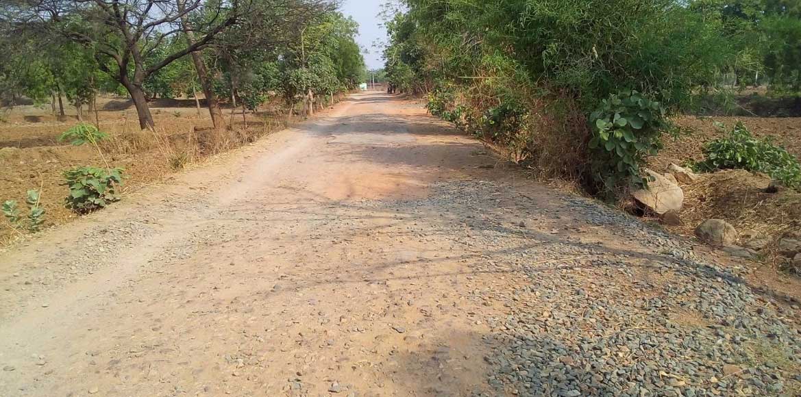 सरायपाली : सड़क से डामर गायब, बरसात में बढेंगी मुश्किलें - CG Sandesh