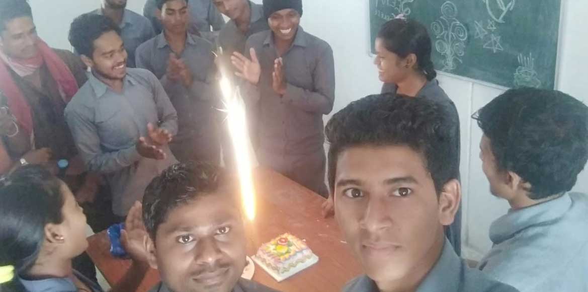 पिथौरा : शासकीय आईटीआई संस्था में कोपा ट्रेड के प्रशिणार्थीय... - CG Sandesh