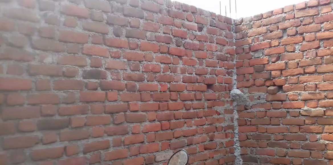 पिथौरा : ग्राम पंचायत उतेकेल के सचिव पर निजी भूमि में जबरन क... - CG Sandesh