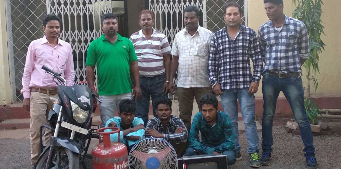 पिथौरा : टेका पहाड़ी मन्दिर के पुजारी के घर में हुई चोरी का ह... - CG Sandesh