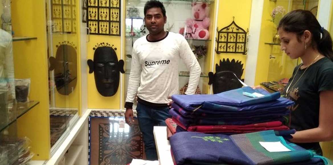 रूर्बन क्लस्टर योजना के तहत रायपुर में बिक रहा भंवरपुर के बु... - CG Sandesh