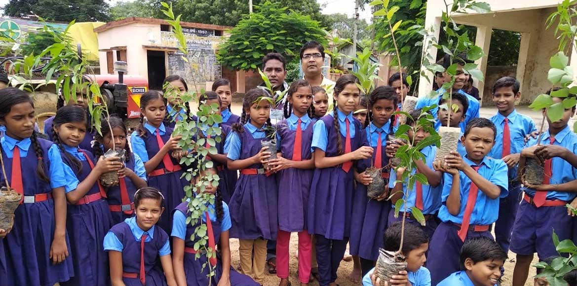 वन महोत्सव के अवसर पर जनजागरूकता रैली निकालकर वृक्षारोपण किय... - CG Sandesh