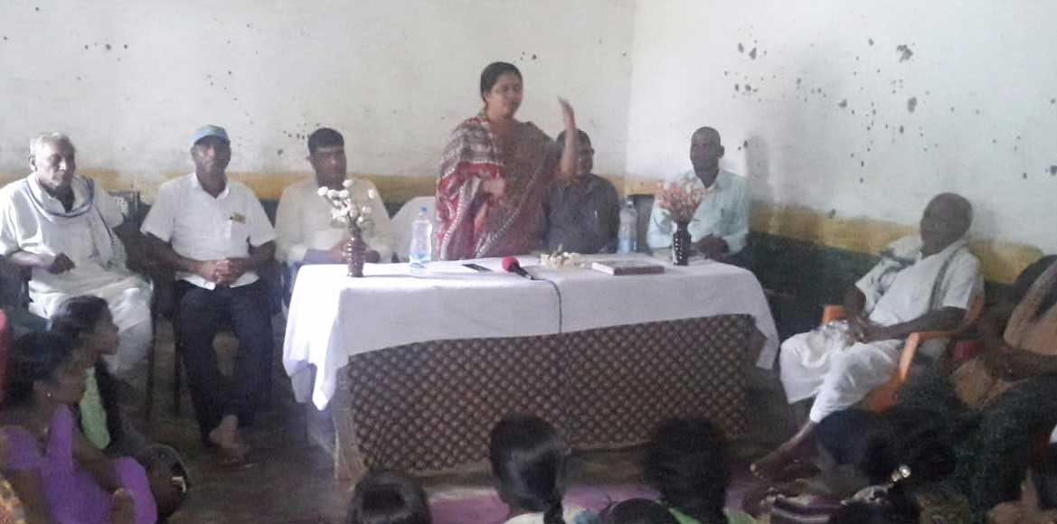 बसना : रूपकुमारी चौधरी ने ग्रामीण महिलाओं को 'बिहान' समूह से... - CG Sandesh
