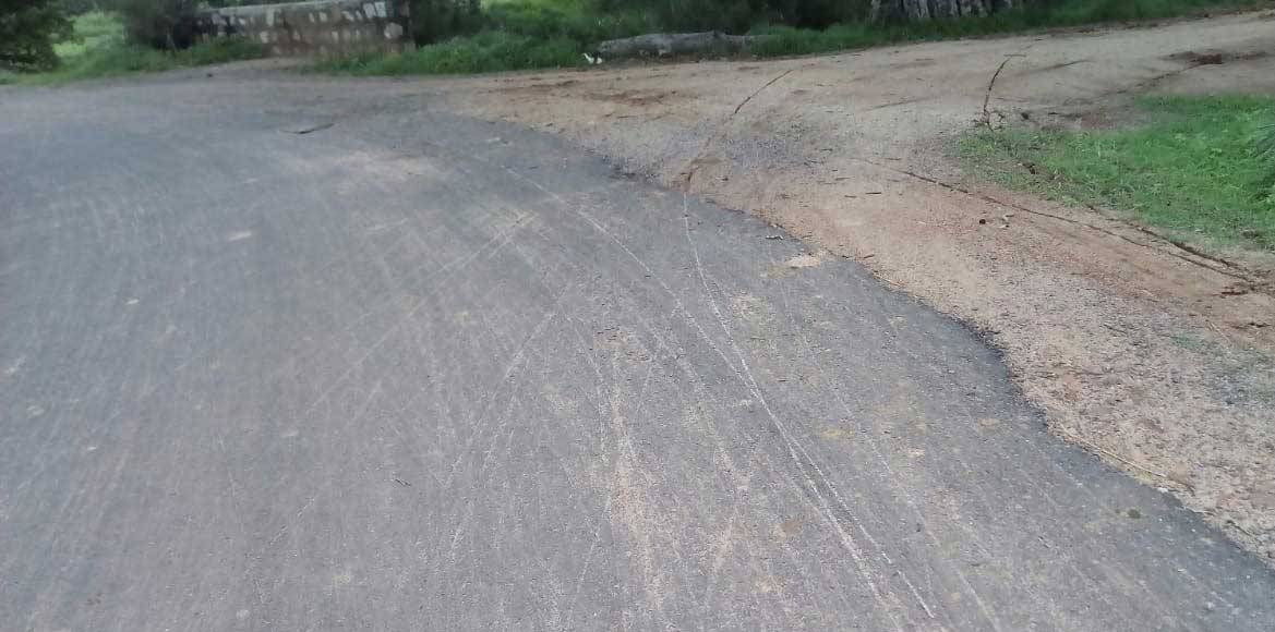 बसना : बेखौफ होकर कर रहे है ट्रैक्टर में डबल केच व्हील का उप... - CG Sandesh