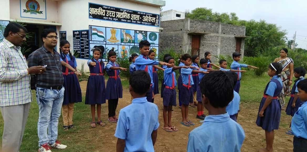 शासकीय पूर्व माध्यमिक शाला अरेकेल वि.खं.-बसना मे बाल केबिनेट... - CG Sandesh