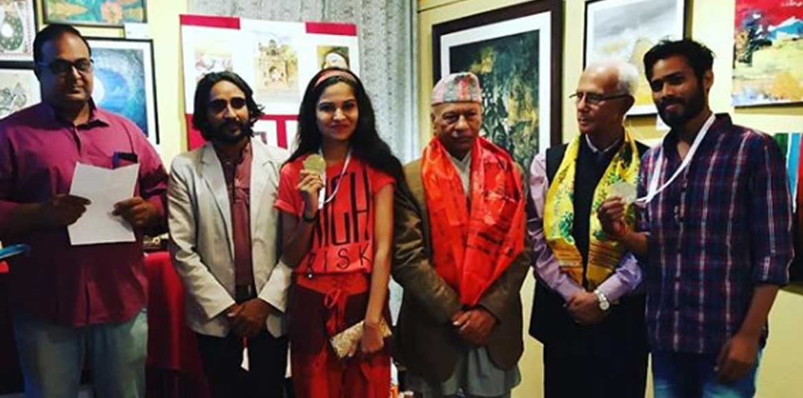 नेपाल देश में शिवा-शिखा की रियालस्टिक रंगोली को मिला गोल्ड म... - CG Sandesh