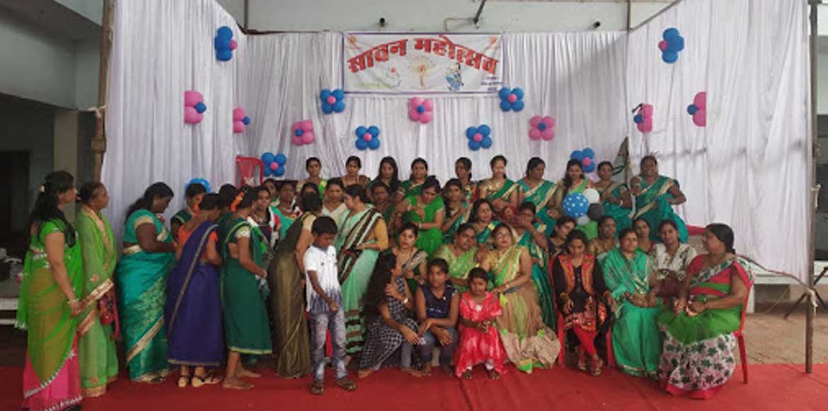 नया रीती रिवाज के साथ सावन महोत्सव महिलाए के लिए मनोरंजन का ... - CG Sandesh