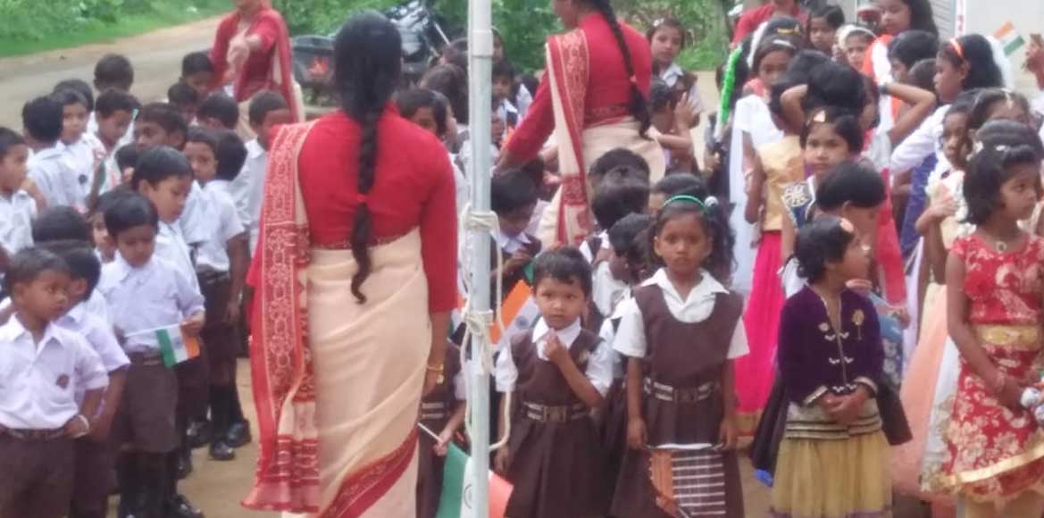 सरस्वती शिशु मंदिर अरेकेल  मार्ग बसना में 15 अगस्त स्वतंत्रत... - CG Sandesh