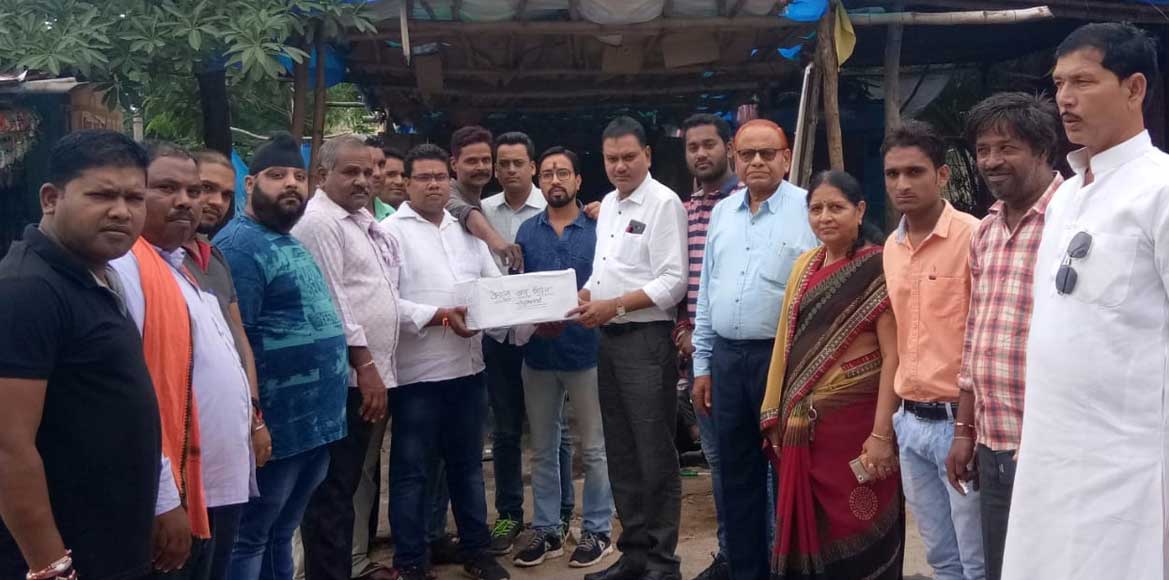 केरल बाढ़  पीड़ितों के लिए आज नगर में भाजपा जनों ने किया धन ... - CG Sandesh