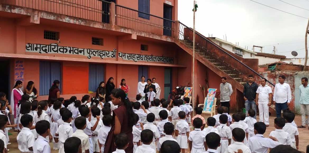 किड्स स्कूल बंसुला बसना में 15 अगस्त मनाया गया. - CG Sandesh