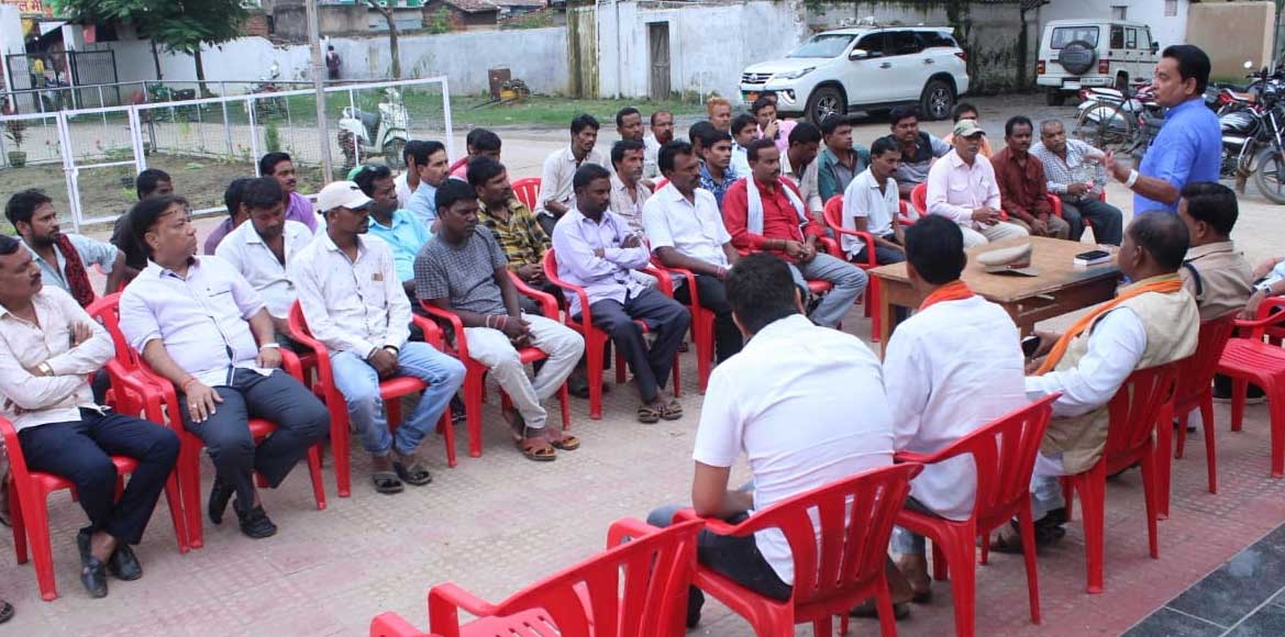 बसना नगर में शांति समिति की बैठक,  नगर अध्यक्ष व थाना प्रभार... - CG Sandesh