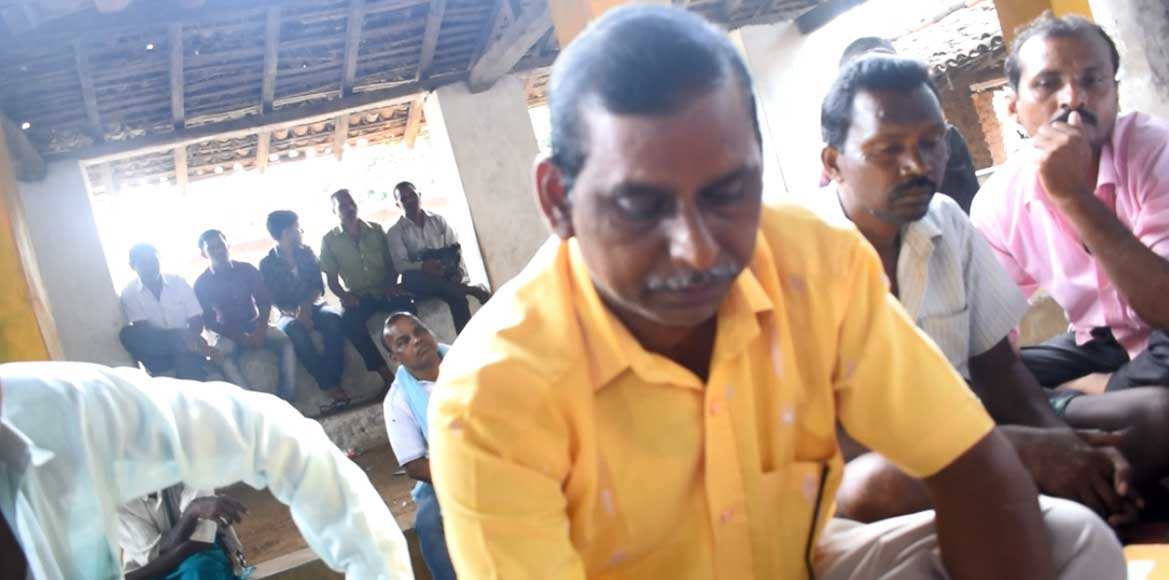 बिना प्रस्ताव काम कराने के आरोप में ग्रामीणों ने सरपंच और सच... - CG Sandesh