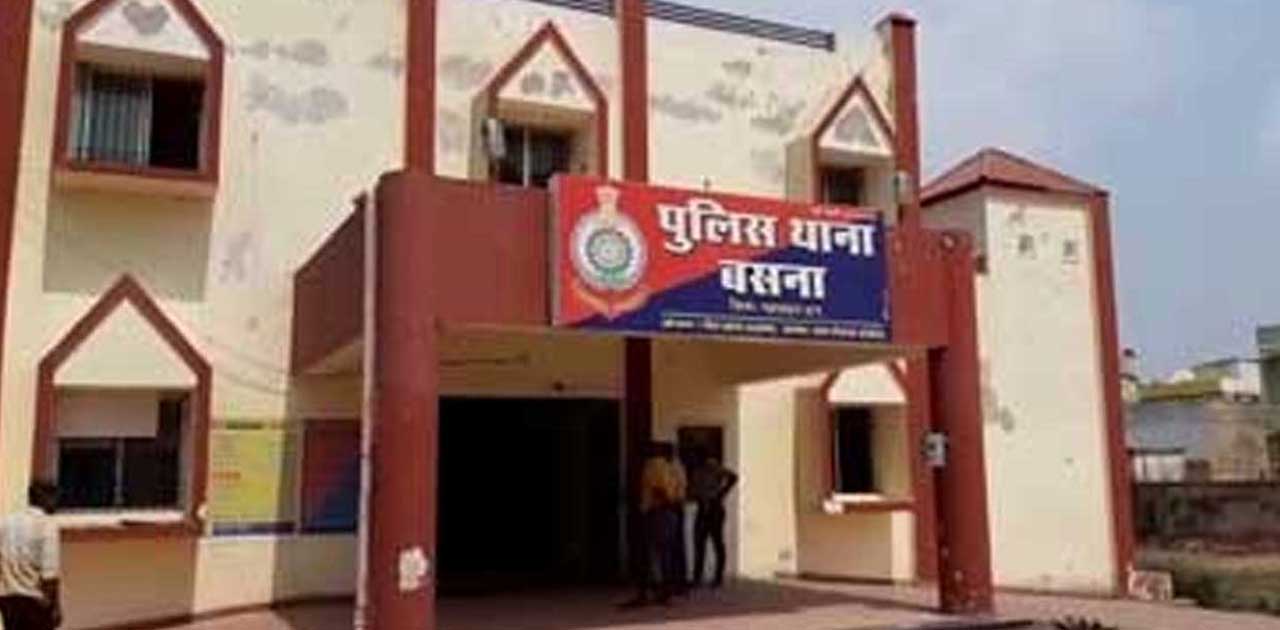 तालाब पचरी के पास चार्ज़िंग लाइट के रोशनी में चल रहा था यह का... - CG Sandesh