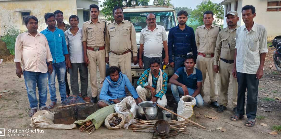 जंगली पशु पक्षियों का शिकार कर रहे 4 गिरफ्तार, घर की बाड़ी से... - CG Sandesh