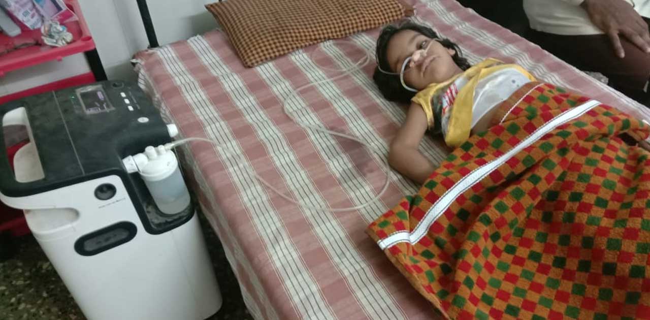 टीका लगाने के दौरान लापरवाही बरतने से कोमा में गई बच्ची !  - CG Sandesh