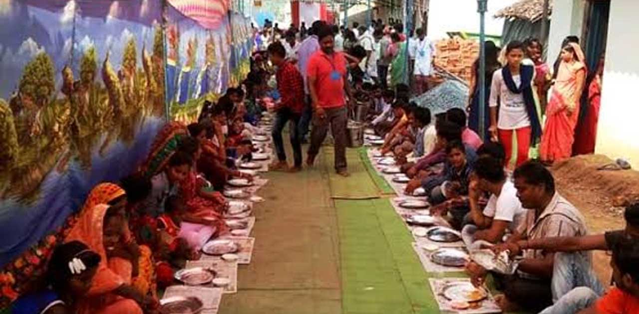 हवन पूजन के साथ जगह-जगह हुआ भण्डारा का आयोजन, हजारों ने किया... - CG Sandesh