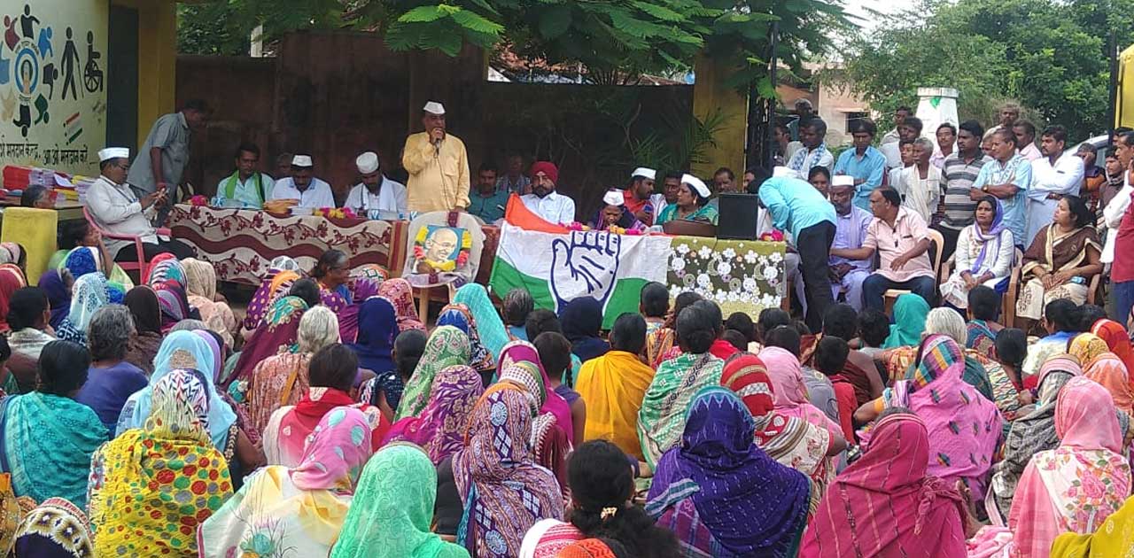 अरेकेल में गाँधी विचार पदयात्रा कार्यक्रम में पदयात्रा के अत... - CG Sandesh