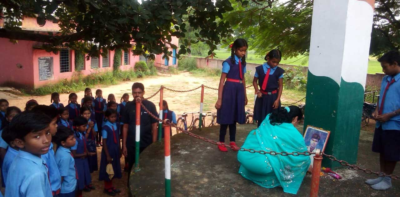 स्मृति दिवस पर शहीद लालबहादुर नाग को किया गया याद.   - CG Sandesh