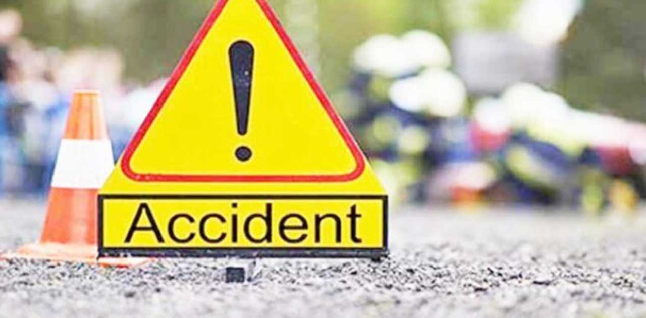 लापरवाही पूर्वक डिवाईडर पार करते समय मोटरसायकल को मारी ठोकर,... - CG Sandesh