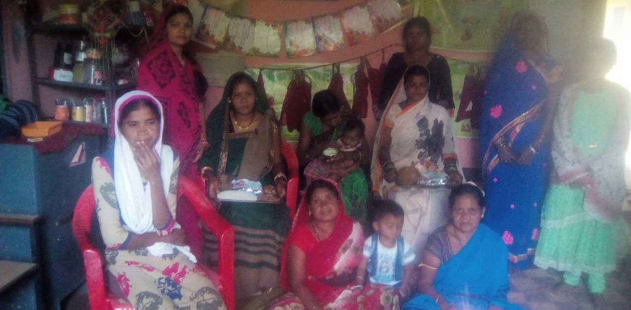 आंगनबाड़ी केंद्र दुरुगपाली में गोदभराई एवं अन्नपरसन किया गया - CG Sandesh