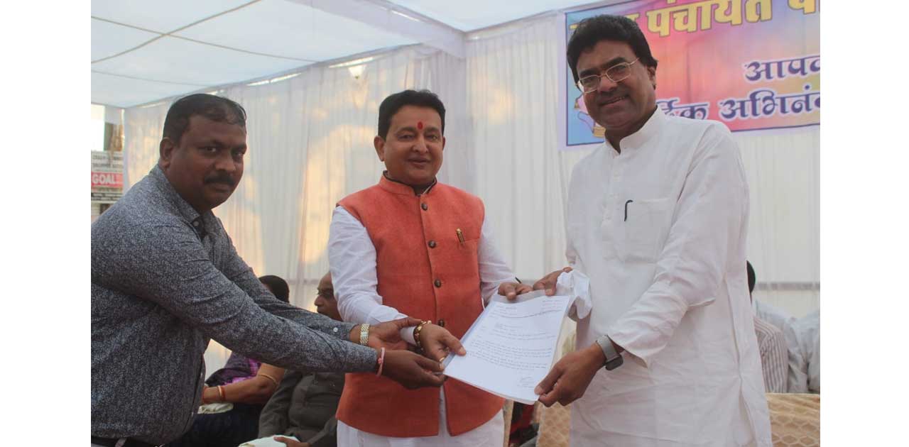 बस स्टैंड को भव्य रूप देने के लिए सम्पत अग्रवाल ने विधायक मह... - CG Sandesh