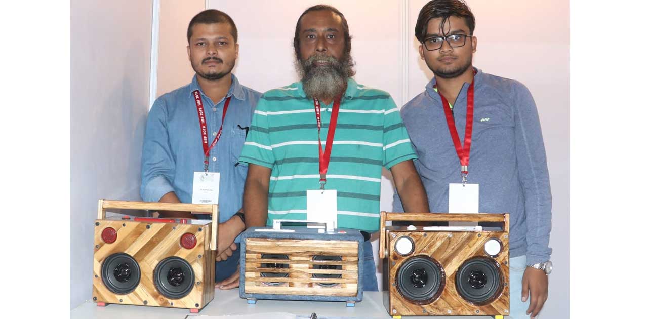 हैंडमेड ब्लूटूथ स्पीकर का चयन विज्ञान महोत्सव में - CG Sandesh