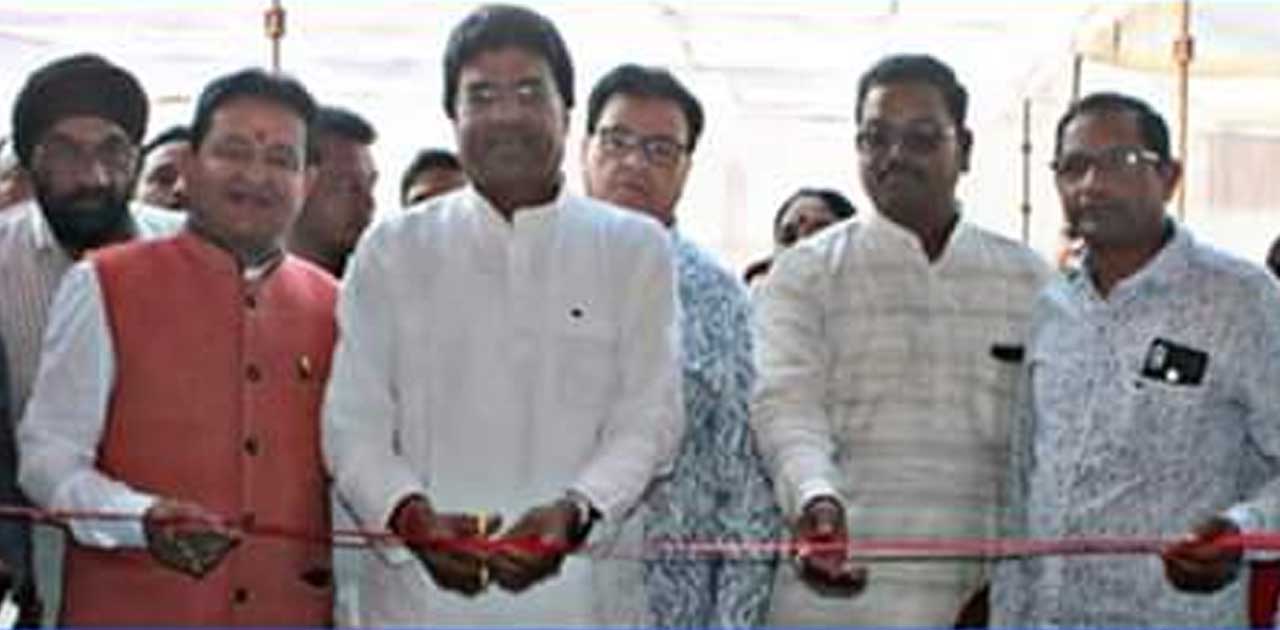 बसना में हुआ बस स्टैंड, हाट बाजार, एवं पुष्पवाटिका का लोकार्... - CG Sandesh