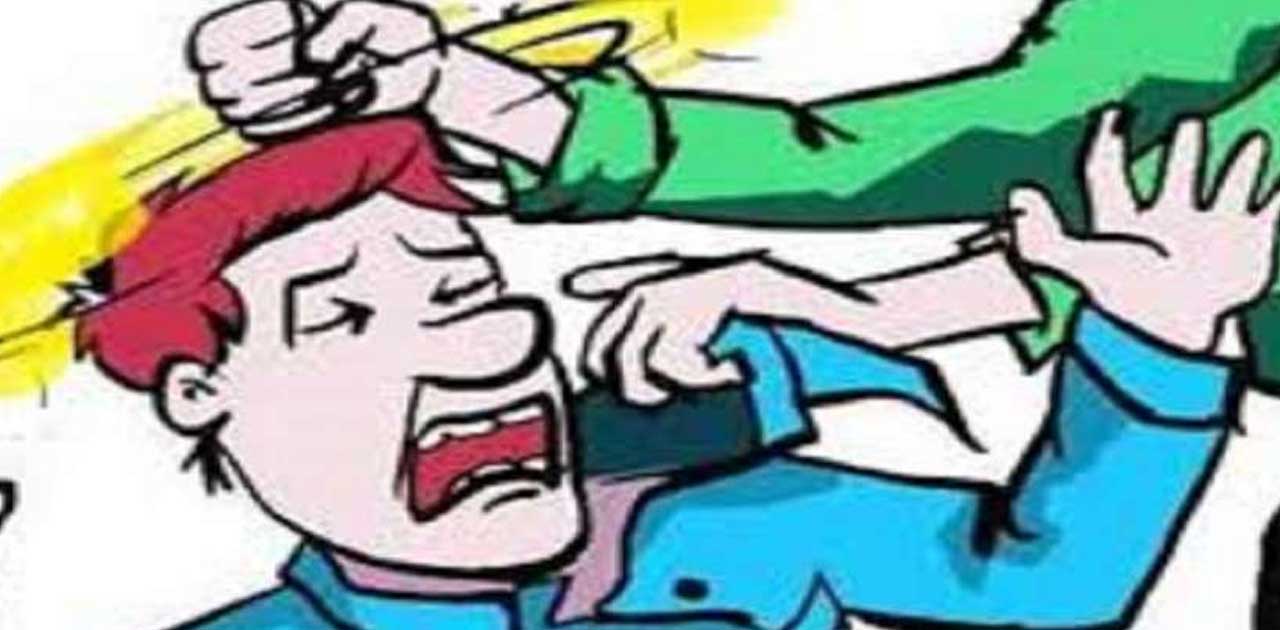 सेल्समेन के कहने  पर गया था मिट्टीतेल के पैसे मांगने, विवाद ... - CG Sandesh