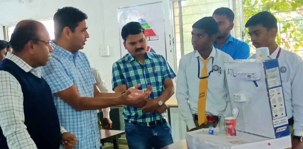 यूनाइटेड नेशंस ऑर्गेनाइजेशन की स्पर्धा में बसना के छात्रों क... - CG Sandesh