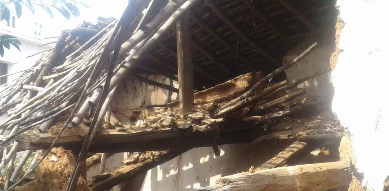 पहली किश्त  मिलने के बाद भी नहीं बन रहा आवास, तहसील ऑफिस में... - CG Sandesh