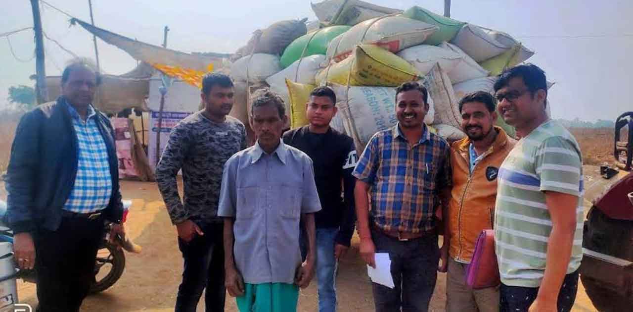 दूसरे के पट्टा से धान बेचते व्यापारी पकड़ाया - CG Sandesh