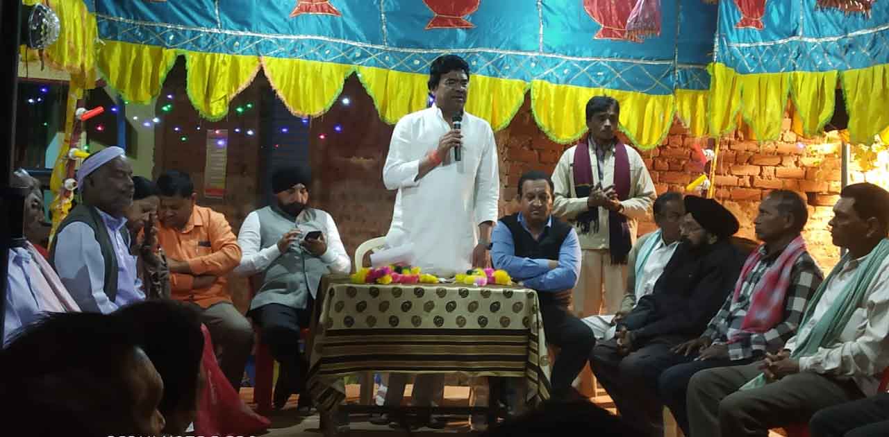 बडेडाभा में महालक्ष्मी महापूजन अवसर पर पहुंचे बसना विधायक, क... - CG Sandesh