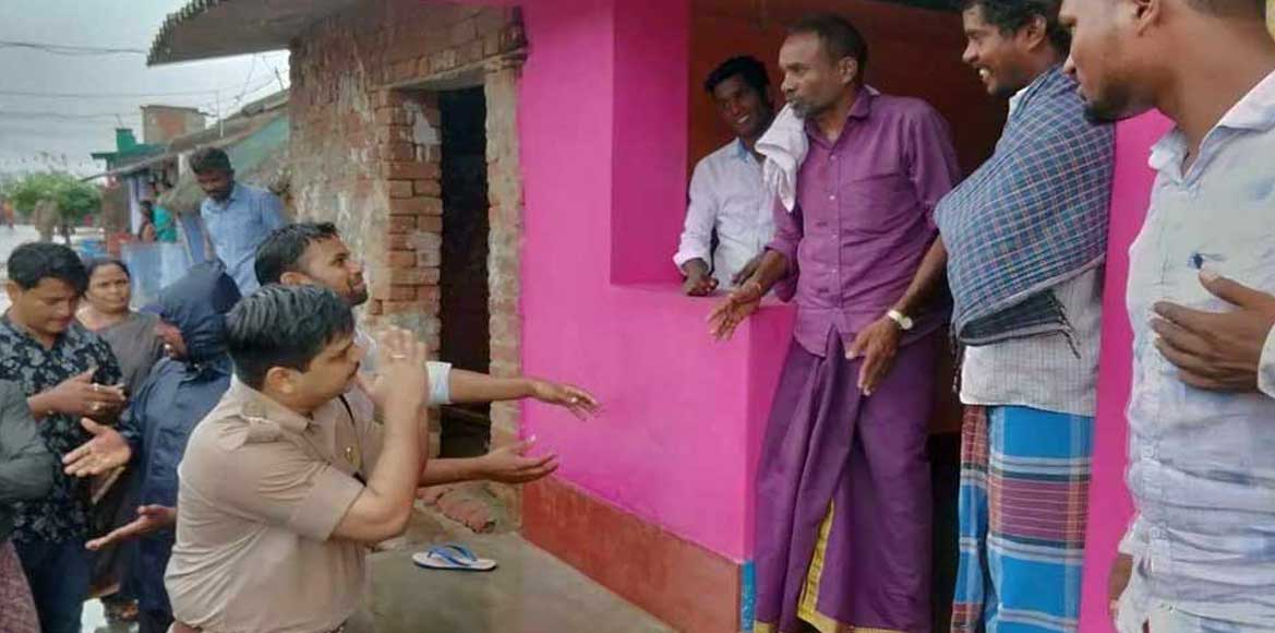  जब IPS ने हाथ जोड़कर लोगों से की गुजारिश, तूफान से पहले सुर... - CG Sandesh