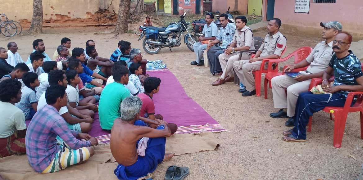 भंवरपुर चौकी के पुलिस प्रभारी एवं जवानों ने साइबर क्राइम, एट... - CG Sandesh