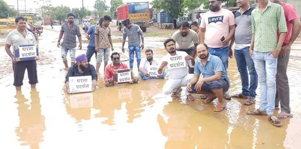 सरायपाली के झिलमिला में टाऊन हाल के सामने हरदीप सिंह रैना का... - CG Sandesh