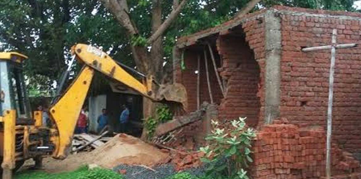 तहसील ऑफिस से मात्र आधा किमी की दूरी पर बेधड़क हो रहा था कब्ज़... - CG Sandesh