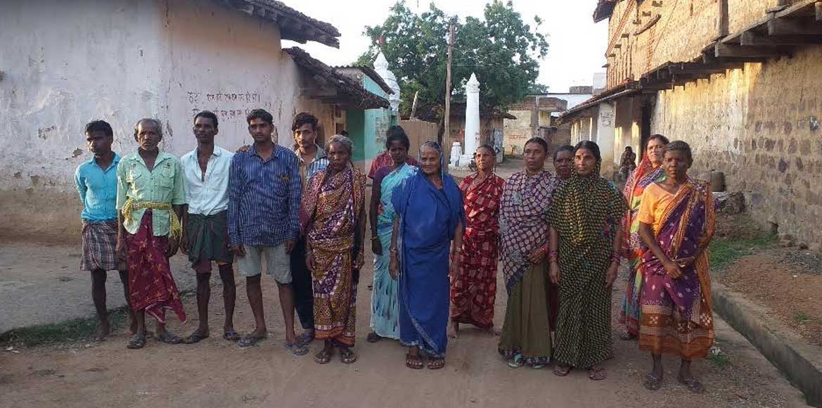 शौचालय में गए सरपंच ! भौतिक सत्यापन के लिए पहुँची जनपद की टी... - CG Sandesh